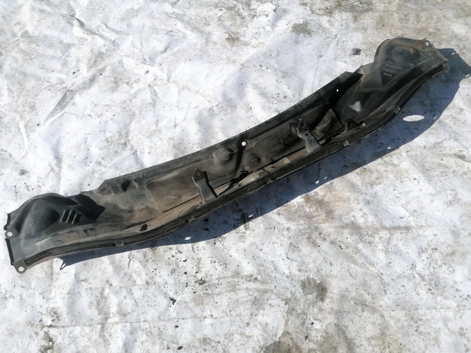 Toyota Avensis Verso 2002 Wiper Muolding - FRONT