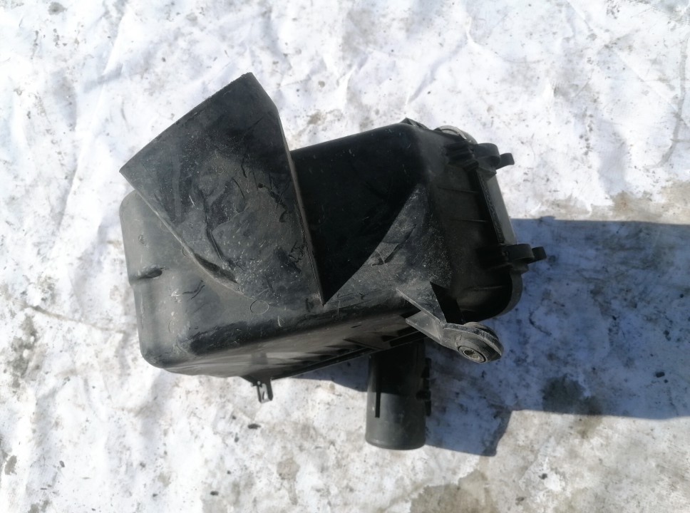 1770127180 Toyota Avensis Verso 2002 Air filter box - Thumbnail 3