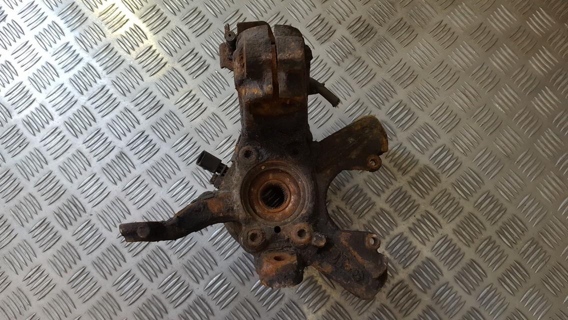 Audi A3 2005 Wspornik piasty - PRZEDNIE LEWE