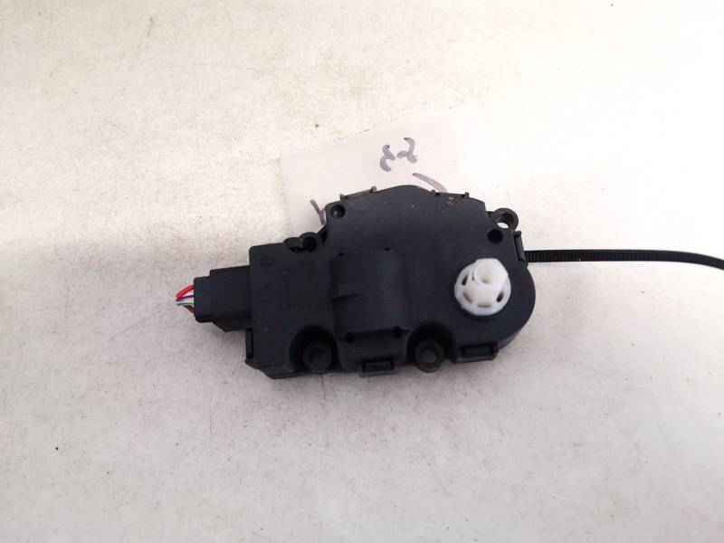 412650750 BMW 5-Series 2011 кронштейн моторчика заслонки отопителя