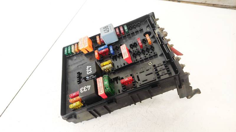 1K0937124K Volkswagen Touran 2004 Fuse box