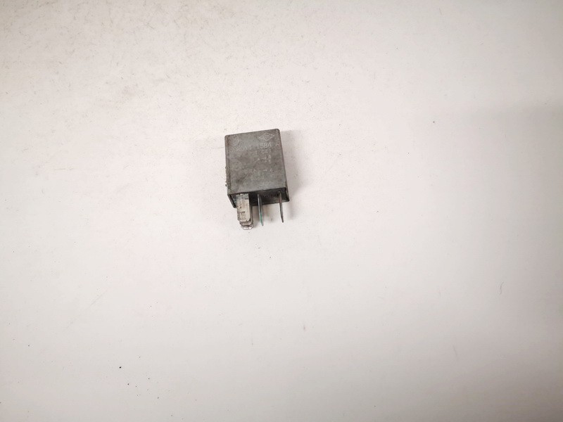 6025111584A Renault Espace 2002 Relay module