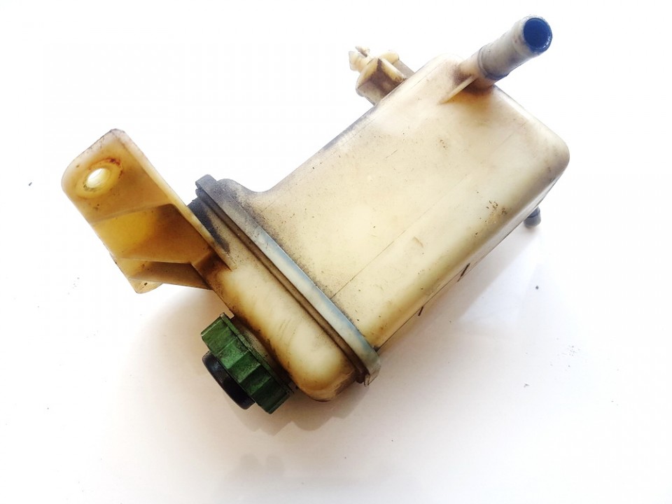 8A0422373C Volkswagen Passat 1998 Power Steering Pump Oil Reservoir Tank
