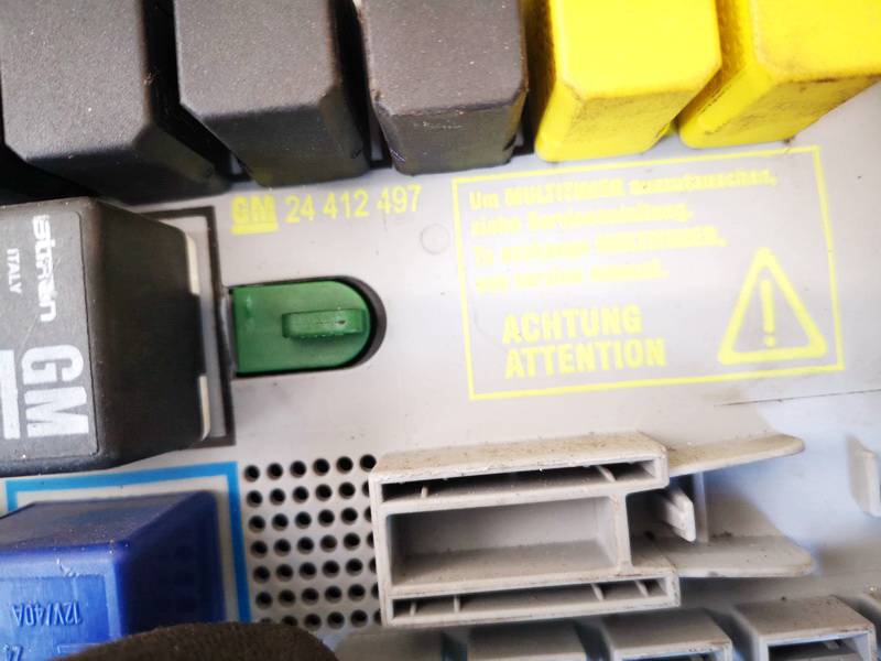 24412497 Opel Zafira 2003 Fuse box - Thumbnail 2