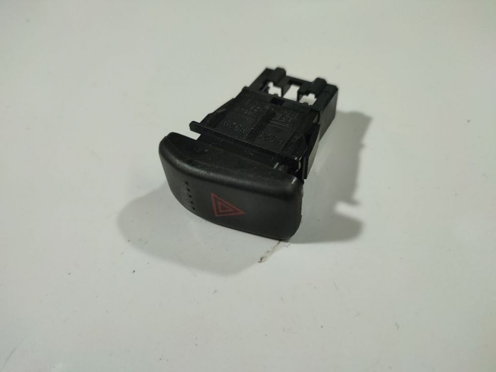 M19620 Honda CR-V 2003 Hazard switch