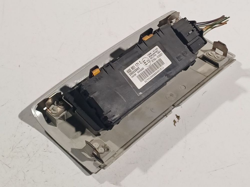 600951171C Volkswagen Polo 2008 ALARM SENSOR MODULE UNIT - Thumbnail 3