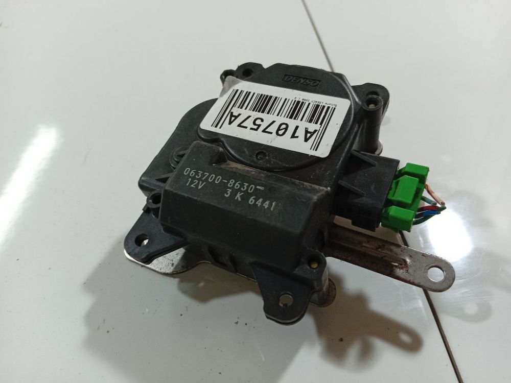 0637008630 Subaru Legacy 2008 Heater Vent Flap Control Actuator Motor - Thumbnail 3