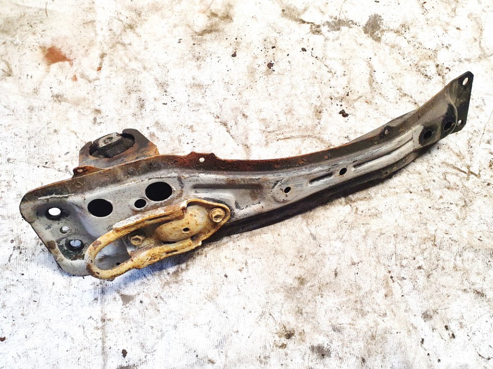 Toyota Corolla Verso 2008 Subframe Suspension axle support