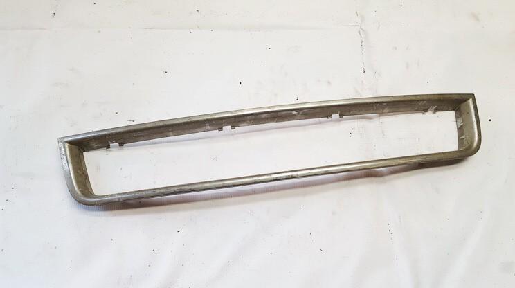 8E0807647 Audi A4 2003 Hood grille - FRONT