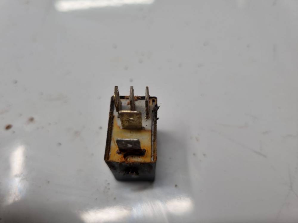 4H0951253C Audi Q3 2014 Relay module - Thumbnail 3