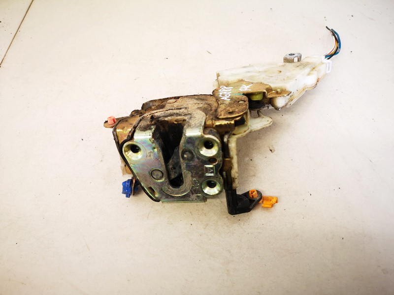 8055361U66 Nissan Almera 2004 Door Lock Mechanism - FRONT LEFT