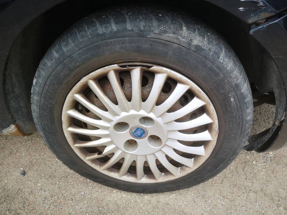 4X98 Fiat Punto 2006 Komplet stalowych felg R15