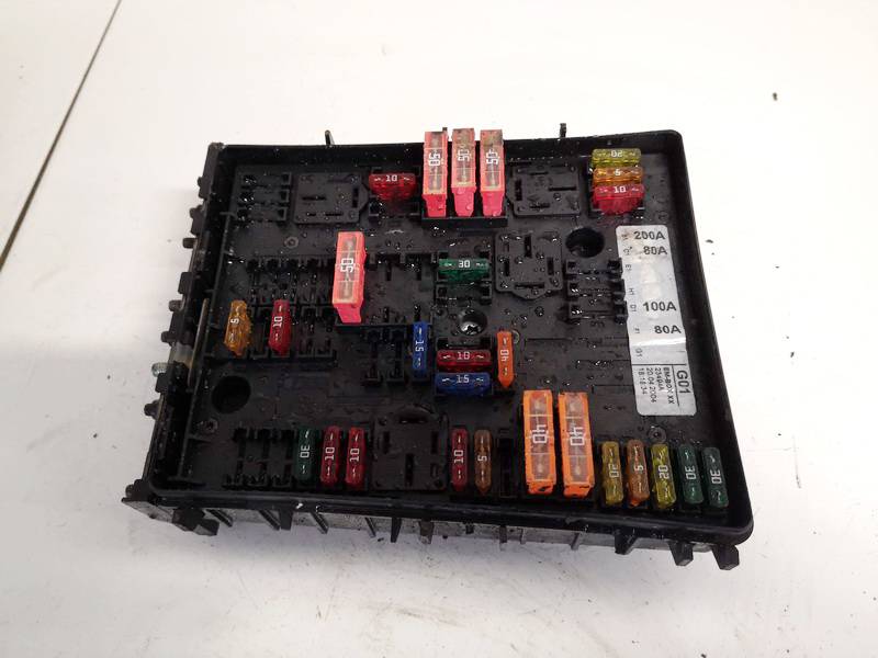 1K0937124H Volkswagen Golf 2004 Fuse box