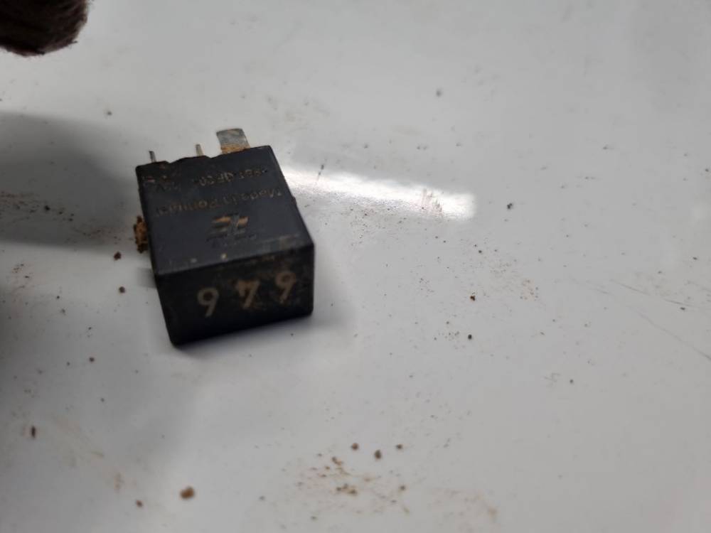 4H0951253C Audi Q3 2014 Relay module - Thumbnail 3