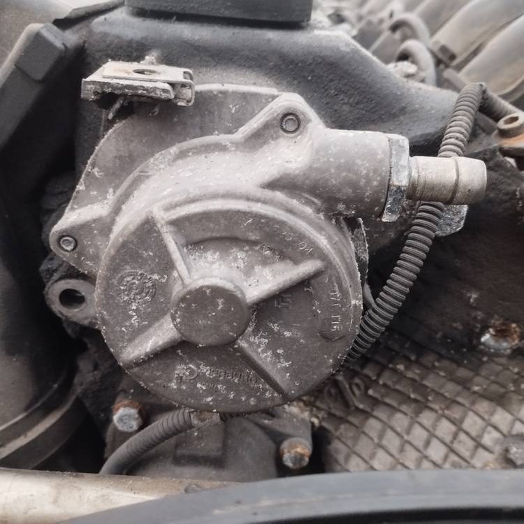 72152504 BMW 5-Series 1997 Насос вакуумный