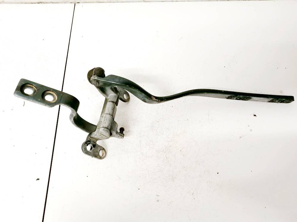 7L6827301B Volkswagen Touareg 2003 Galinio Dangcio vyris G.K. (kapoto)