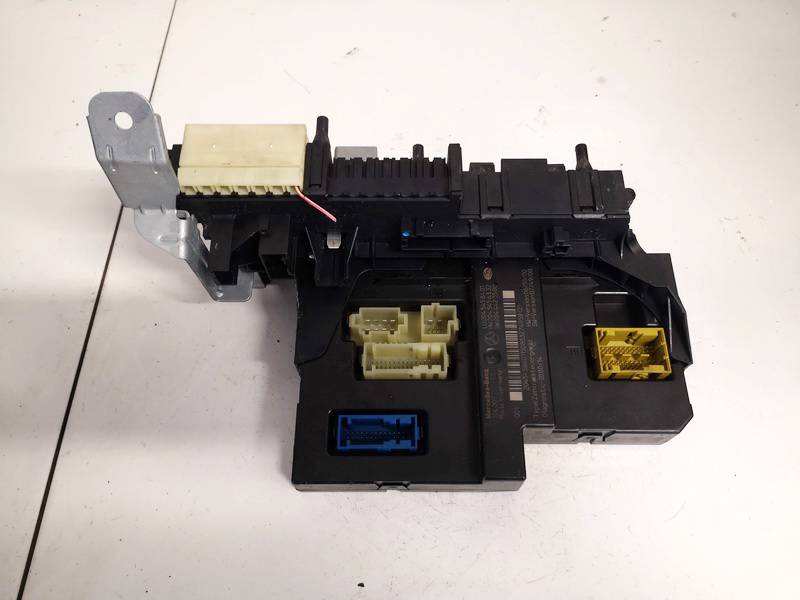 2045458401 Mercedes-Benz C-CLASS 2008 Fuse box