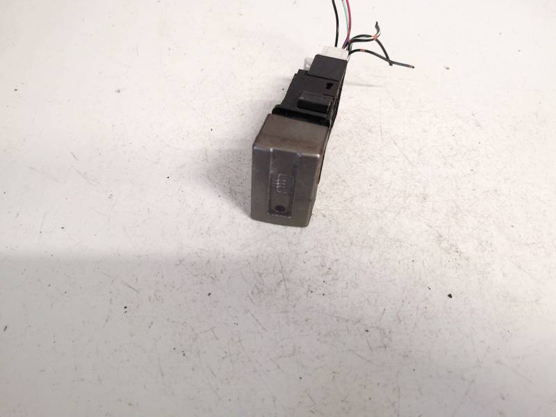 NILES06016 Nissan X-Trail 2003 Tuulilasinlämmittimen kytkin