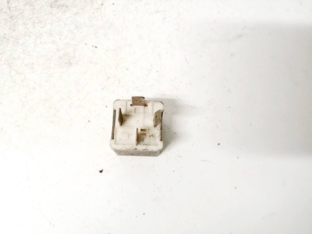 141951253B Volkswagen Golf 2002 RELÉ PARA AUTOMÓVIL - Thumbnail 3