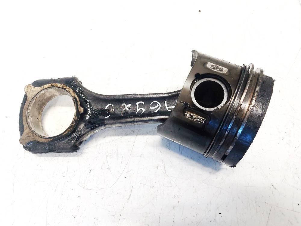 Mercedes-Benz E-CLASS 2005 Stumoklis su svaistikliu