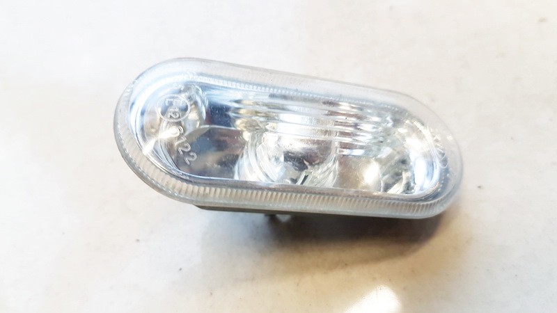 1J0949117 Volkswagen Golf 2001 Clear Side Repeaters - FRONT RIGHT