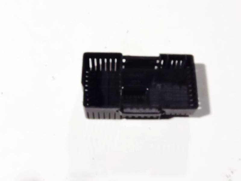 6G9T14C507 Volvo V70 2008 Pokrywa skrzynki bezpieczników - Thumbnail 2