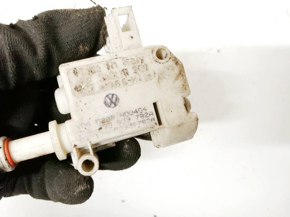 3B0959782A Audi A6 2006 Fuel Flap Motor - Thumbnail 3