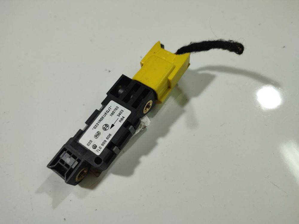 0231R0EUEQJ7 Porsche Cayenne 2003 Srs Airbag crash sensor