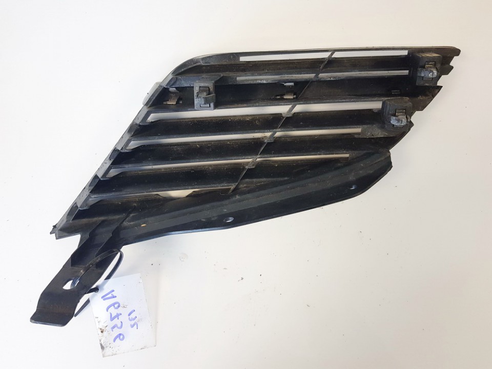 62320AU300 Nissan Primera 2002 Hood grille - FRONT - Thumbnail 3