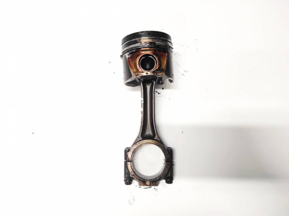 Volkswagen Passat 2005 Tłok z korbowodem