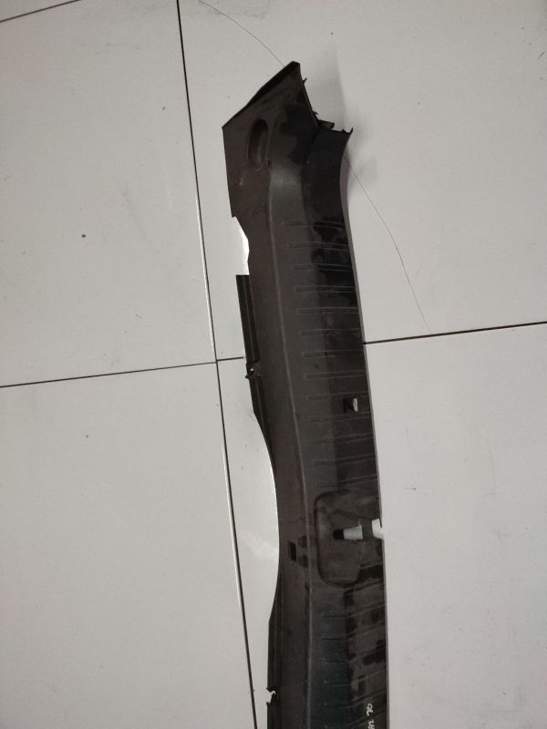 BMW 3-Series 2000 Metal Boot Lip Cover - Thumbnail 3