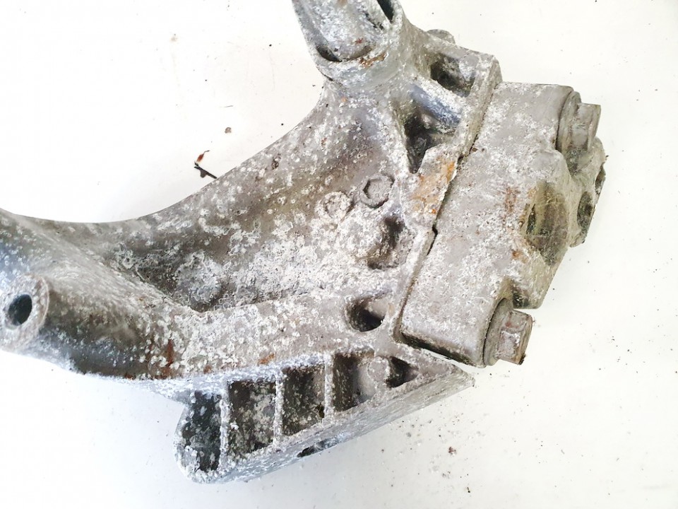 04L199207 Volkswagen Golf 2014 Variklio kronsteinas ir Greiciu dezes kronsteinas - Thumbnail 3