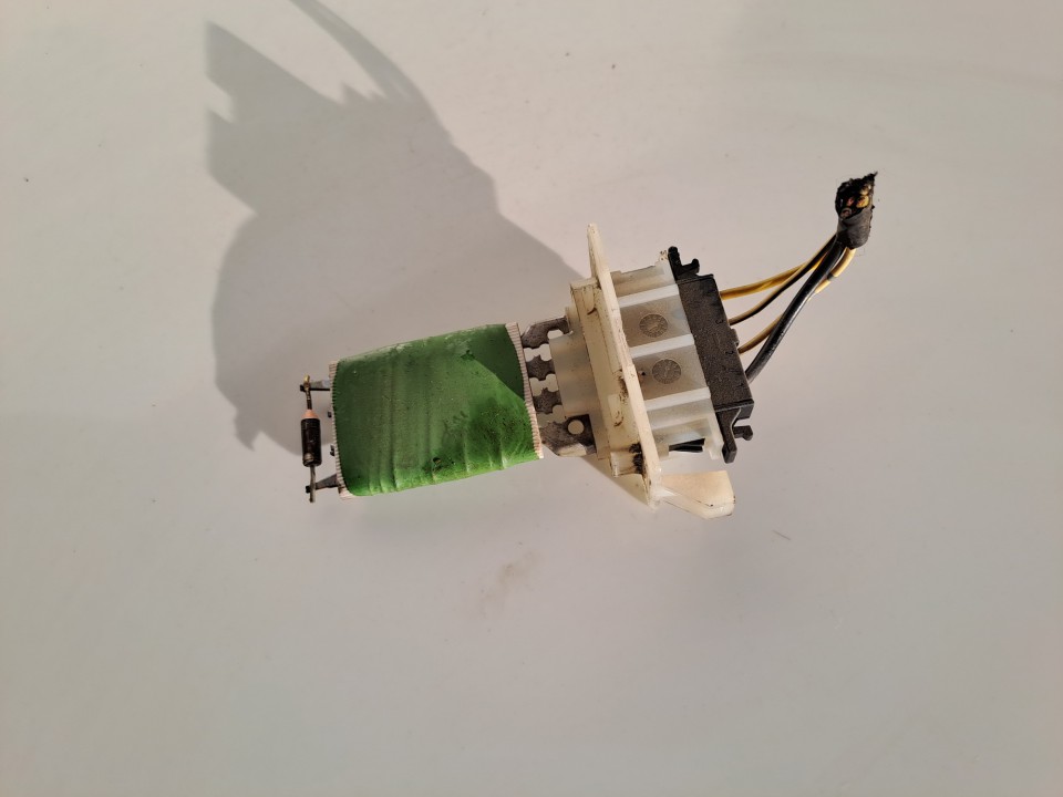 used used Heater Resistor (Heater Blower Motor Resistor) Toyota Aygo
