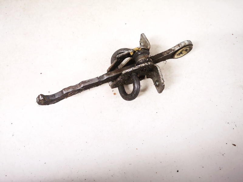 Opel Vectra 1999 кронштейны двери - передний правый