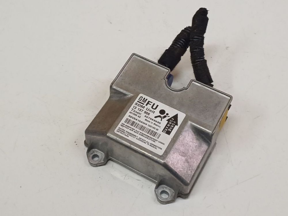 13137906 Opel Astra 2005 Airbag crash sensors module - Thumbnail 3