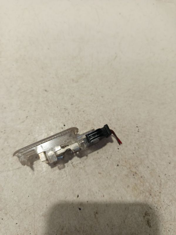 4B0947415 Volkswagen Phaeton 2006 Salono lemputė - Thumbnail 2