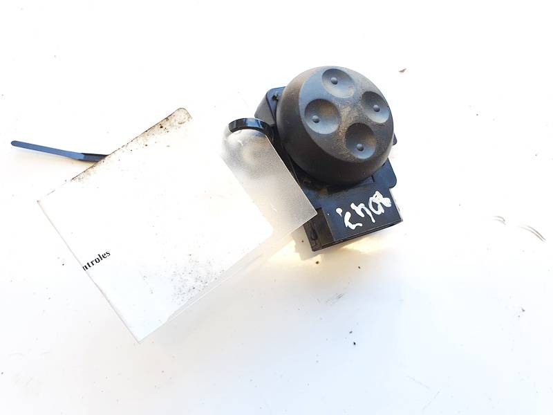 8E09597774PK Audi A6 2006 Istuimen säätöpainike - Thumbnail 2