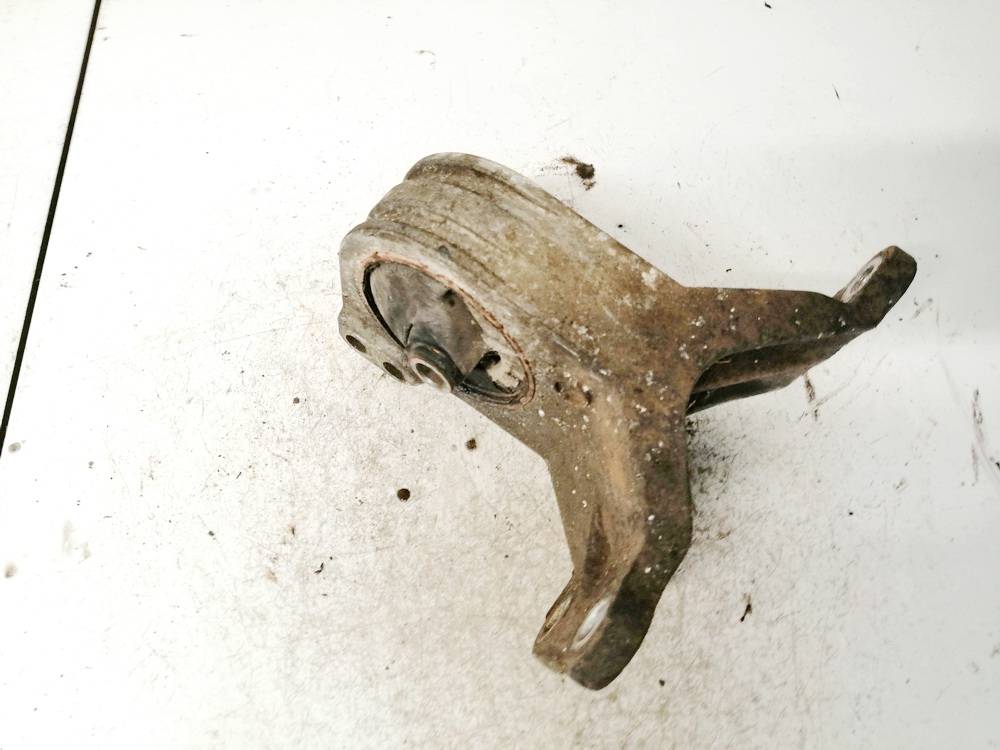 Mitsubishi Galant 1999 Engine Mounting and Transmission Mount (Engine support)