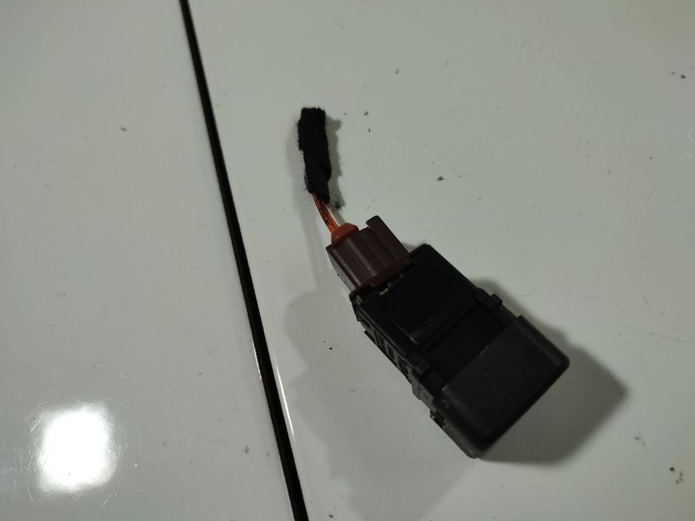 95835T02 Citroen C4 Picasso 2008 AIRBAG on off Switch (SAFETY ON-OFF SWITCH)