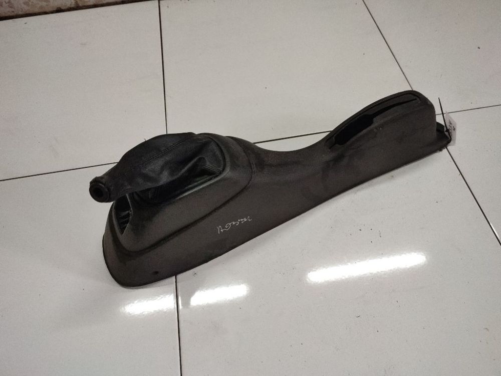 846104A000 Hyundai H-1 2007 Salono apdaila (plastmases)