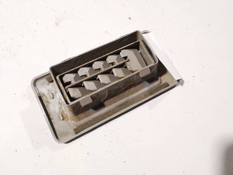 Mitsubishi Pajero 2002 Wloty powietrza do kabiny - Thumbnail 2