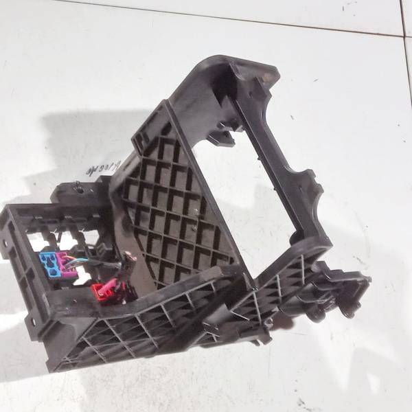 1K1971858E Volkswagen Golf Plus 2005 Fuse box