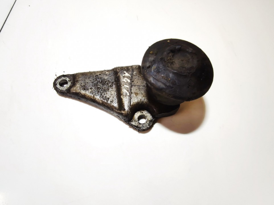 8D0199343J Audi A4 1999 Motora spilveni