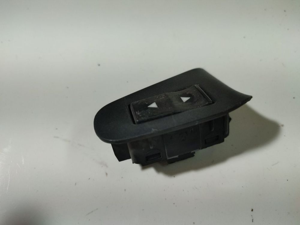 B569 Fiat Stilo 2002 Power window control (Window Regulator-Window Switch)