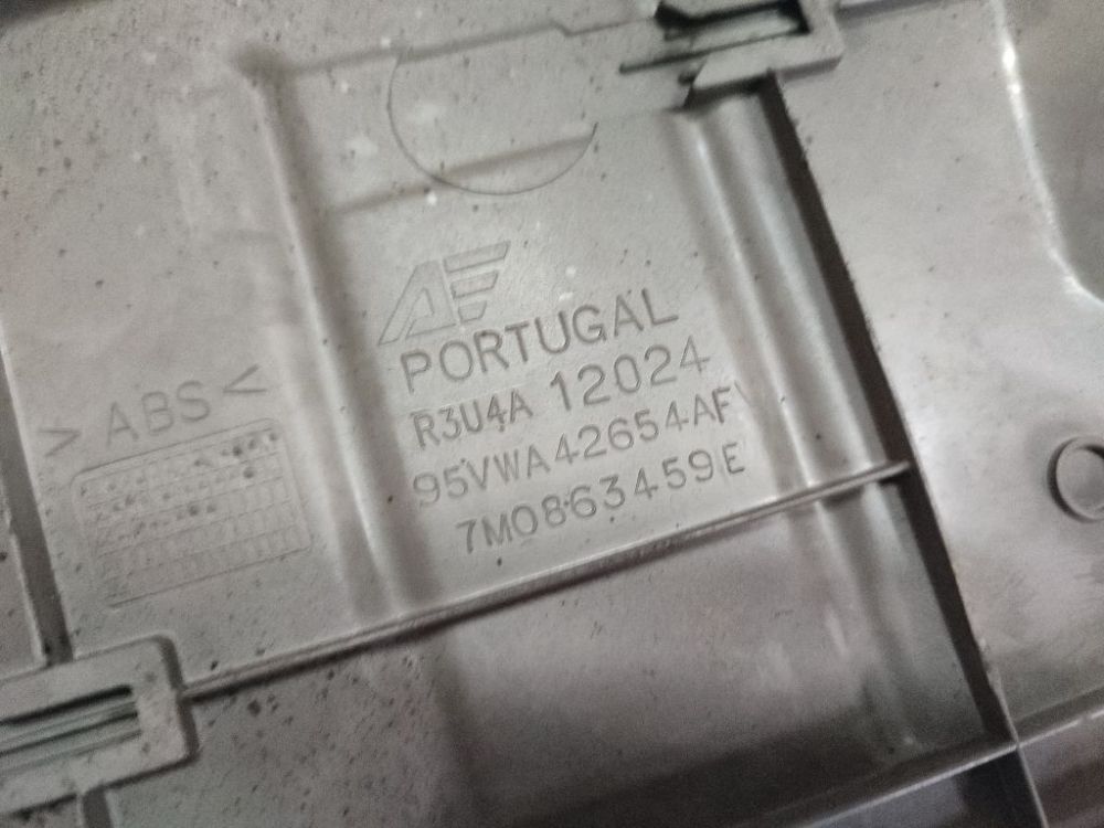 R3U4A12024 Ford Galaxy 2000 Metal Boot Lip Cover - Thumbnail 4