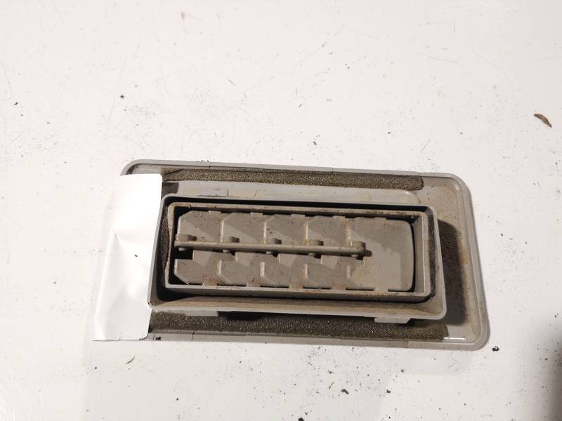 Mitsubishi Pajero 2002 Wloty powietrza do kabiny - Thumbnail 2