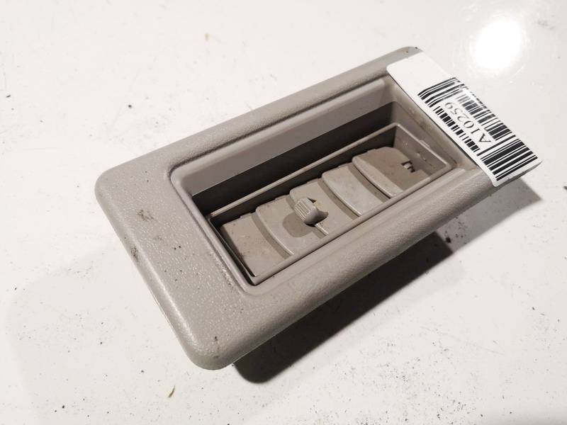 Mitsubishi Pajero 2002 Wloty powietrza do kabiny - Thumbnail 3