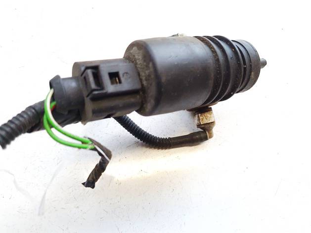 1T0955651A Volkswagen Touran 2005 Windshield Windscreen Washer Pump