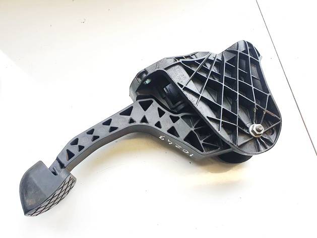 1K0721796K Skoda Octavia 2010 Pedał sprzęgła - Thumbnail 2