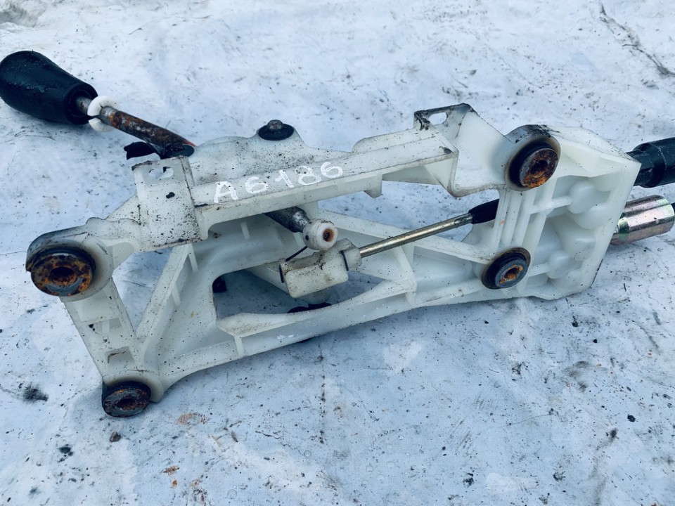 Toyota RAV-4 2002 Begiu perjungimo kulisa mechanine - Thumbnail 2